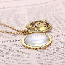 Vintage Style Magnifying Glass Pendant Necklace
